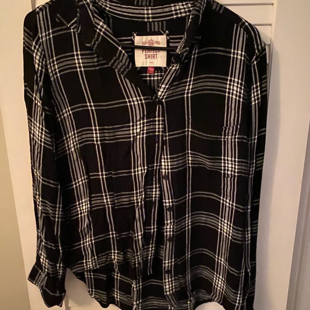Black kohl’s button up